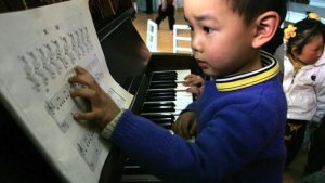 Read more about the article Les enfants jouant de la musique développent des capacités mentales supérieures